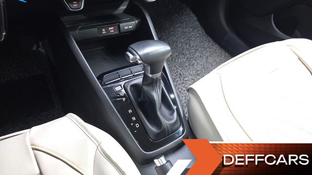 Kia STONIC 1.4 Deluxe купить на сайте DeffCars