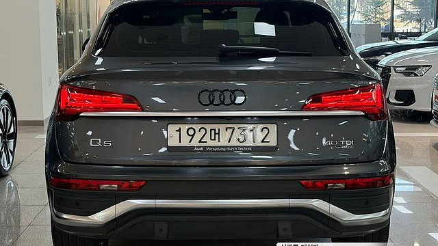 Audi Q5 40 TDI Quattro Premium Sportback купить на сайте DeffCars