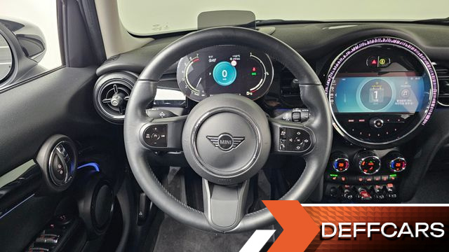Mini COOPER 5Door Classic Launch Pack Third Generation купить на сайте DeffCars