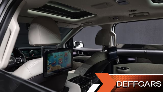 Kia CARNIVAL Gasoline 7-Seater Signature купить на сайте DeffCars