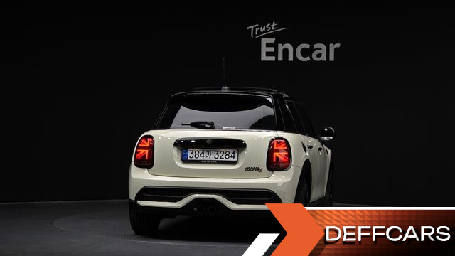 Mini COOPER 5Door Classic Third Generation купить на сайте DeffCars