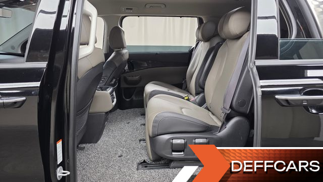Kia CARNIVAL Diesel 7-Seater Signature купить на сайте DeffCars