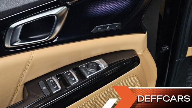 Kia CARNIVAL Gasoline 9-Seater Signature купить на сайте DeffCars