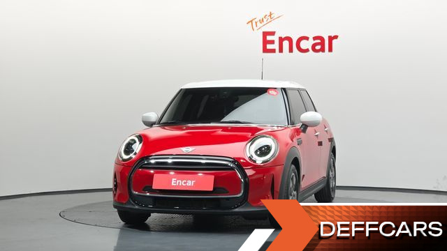 Mini COOPER 5Door Classic Launch Pack Third Generation купить на сайте DeffCars