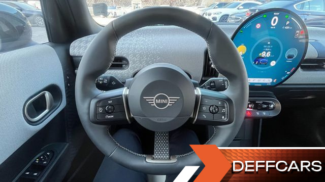 Mini COOPER 5 Door Favoured купить на сайте DeffCars