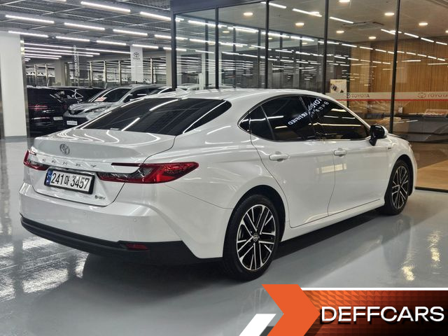 Toyota CAMRY 2.5 XLE Hybrid купить на сайте DeffCars