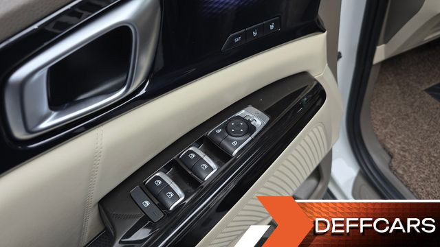 Kia CARNIVAL Diesel 7-Seater Signature купить на сайте DeffCars
