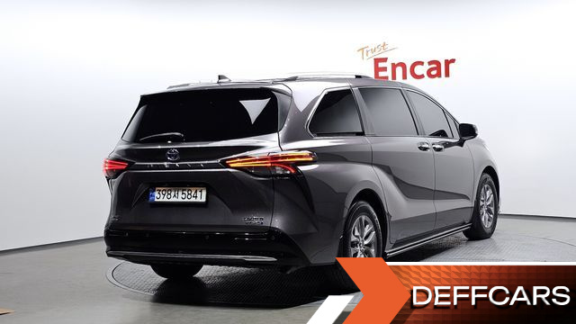 Toyota SIENNA 2.5 Hybrid AWD купить на сайте DeffCars