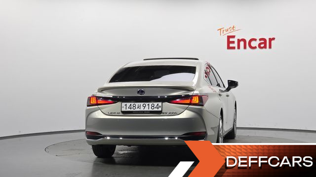 Lexus ES Luxury Plus купить на сайте DeffCars