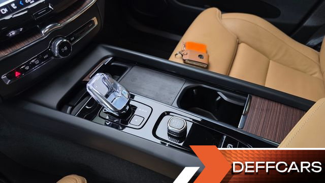 Volvo XC60 B5 Ultimate Bright купить на сайте DeffCars