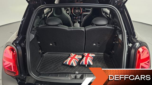 Mini COOPER JCW Pat Moss Edition 3rd купить на сайте DeffCars