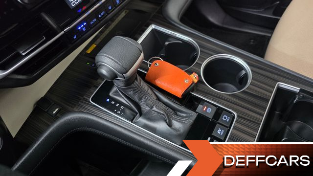 Toyota SIENNA 2.5 Hybrid AWD купить на сайте DeffCars