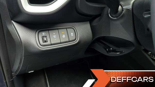 Hyundai VENUE 1.6 Flux купить на сайте DeffCars