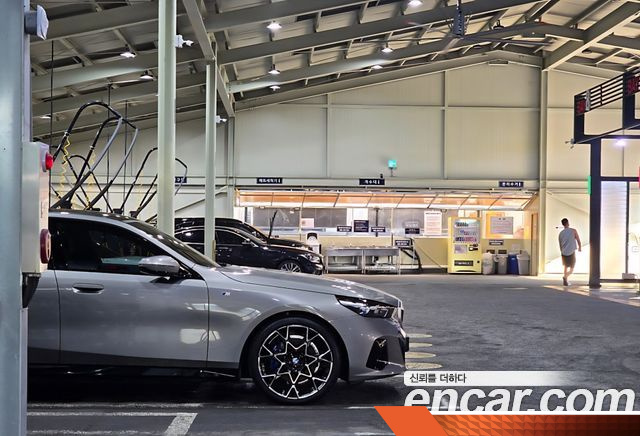 BMW 5-SERIES 530i xDrive M Sport купить на сайте DeffCars