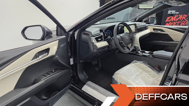 Toyota CAMRY 2.5 XLE Premium Hybrid купить на сайте DeffCars