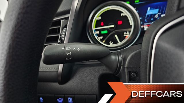 Toyota CAMRY 2.5 LE Hybrid купить на сайте DeffCars