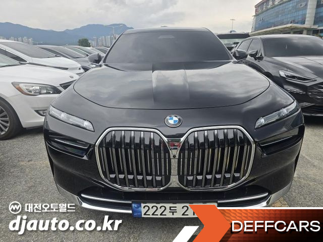 BMW 7-SERIES 740i sDrive Design Pure Excellence Individual купить на сайте DeffCars