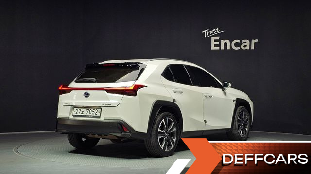 Lexus UX 2.0 AWD купить на сайте DeffCars