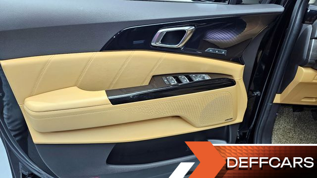 Kia CARNIVAL Gasoline 7-Seater Signature купить на сайте DeffCars
