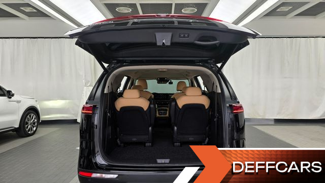 Kia CARNIVAL Gasoline 9-Seater Signature купить на сайте DeffCars