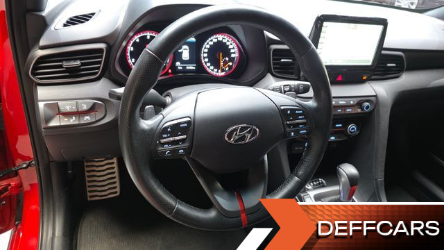 Hyundai VELOSTER 1.6 Turbo Sport Core купить на сайте DeffCars