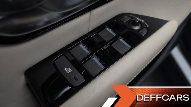 Land Rover RANGE ROVER EVOQUE 2.0 TD4 HSE купить на сайте DeffCars