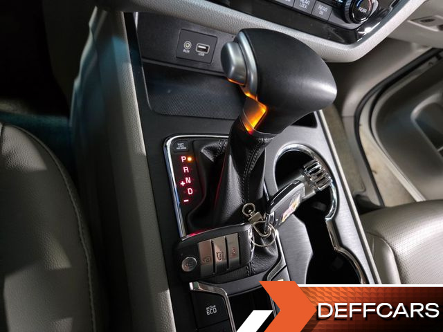 Kia CARNIVAL 9-Seater Luxury купить на сайте DeffCars