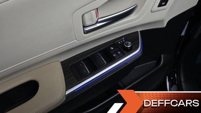 Toyota SIENNA 2.5 Hybrid AWD купить на сайте DeffCars
