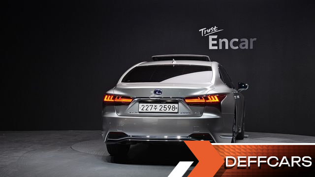 Lexus LS 3.5 Platinum AWD купить на сайте DeffCars