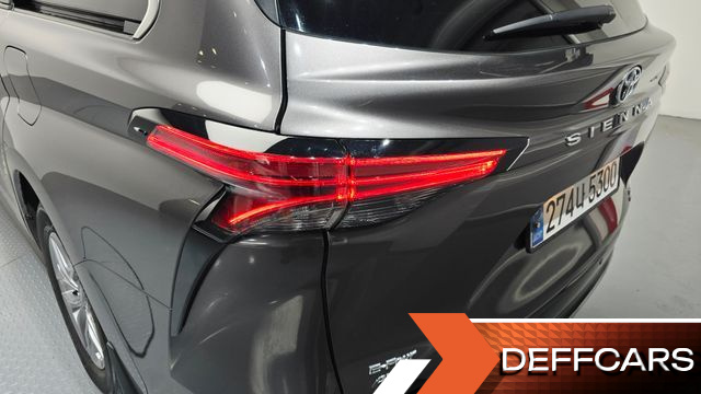 Toyota SIENNA 2.5 Hybrid AWD купить на сайте DeffCars