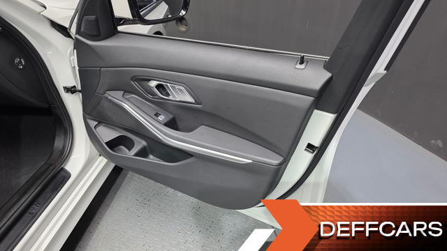 BMW 3-SERIES 320i купить на сайте DeffCars