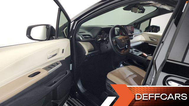 Toyota SIENNA 2.5 Hybrid AWD купить на сайте DeffCars