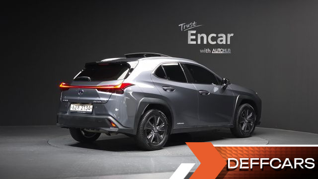 Lexus UX 2.0 2WD купить на сайте DeffCars