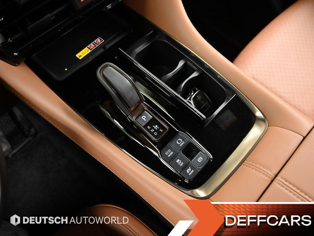 Toyota ALPHARD 2.5 HEV Executive AWD купить на сайте DeffCars