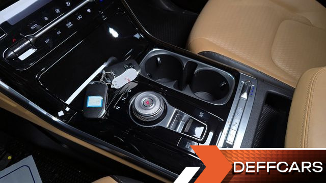 Kia CARNIVAL Gasoline 9-Seater Signature купить на сайте DeffCars