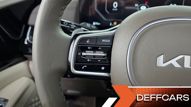 Kia CARNIVAL Diesel 7-Seater Signature купить на сайте DeffCars