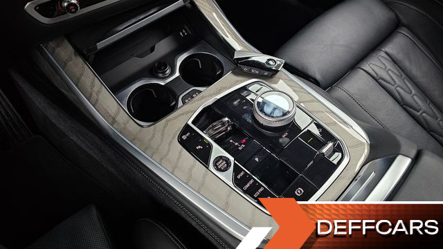 BMW X7 xDrive 40i Design Pure Excellence 6-Seater купить на сайте DeffCars