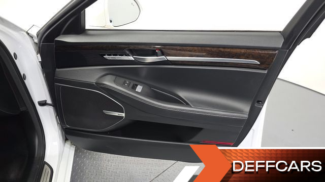Genesis G90 3.3 T AWD Premium купить на сайте DeffCars