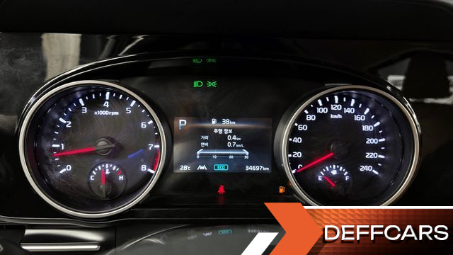 Kia CARNIVAL Gasoline 9-Seater Prestige купить на сайте DeffCars