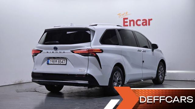 Toyota SIENNA 2.5 Hybrid AWD купить на сайте DeffCars