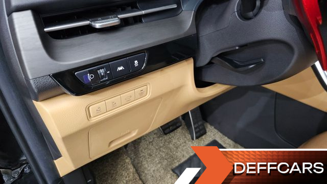 Kia CARNIVAL Gasoline 7-Seater Signature купить на сайте DeffCars