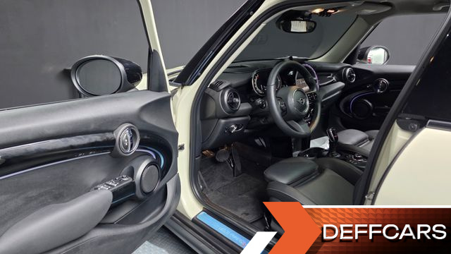 Mini COOPER 5Door Classic Third Generation купить на сайте DeffCars
