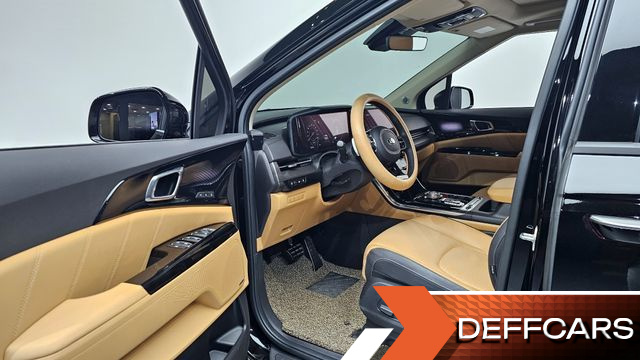 Kia CARNIVAL Gasoline 7-Seater Signature купить на сайте DeffCars