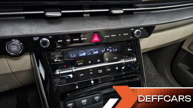 Kia CARNIVAL Gasoline 7-Seater Signature купить на сайте DeffCars