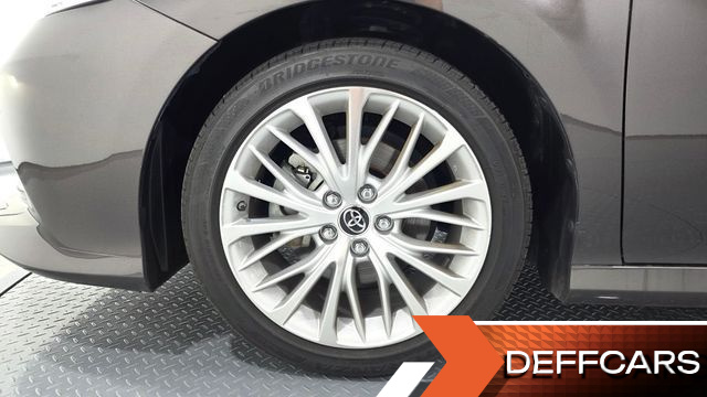 Toyota CAMRY 2.5 XLE Hybrid купить на сайте DeffCars