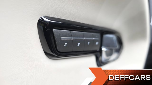 Land Rover RANGE ROVER EVOQUE 2.0 TD4 HSE купить на сайте DeffCars