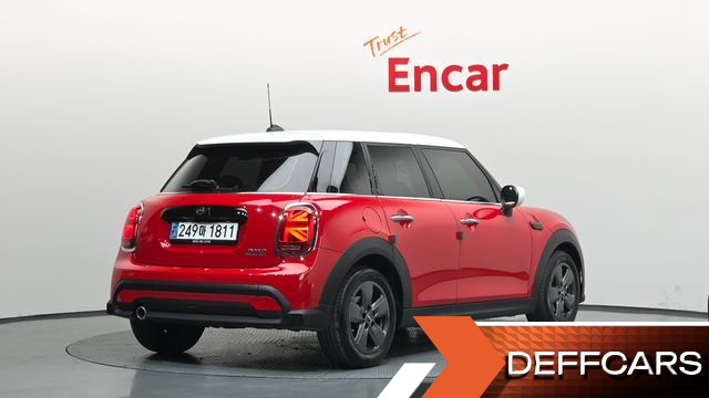 Mini COOPER 5Door Classic Launch Pack Third Generation купить на сайте DeffCars
