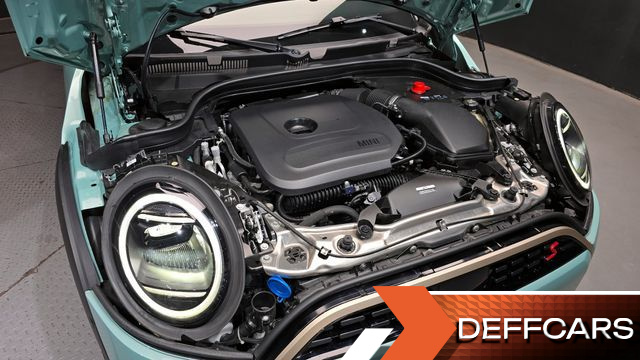 Mini COOPER 5 Door Favoured купить на сайте DeffCars