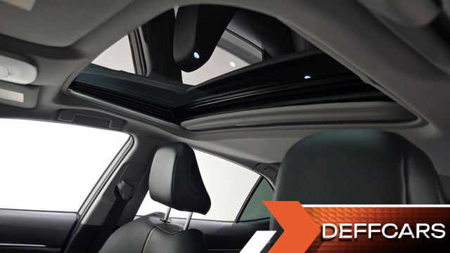 Toyota CAMRY 2.5 XLE Hybrid купить на сайте DeffCars