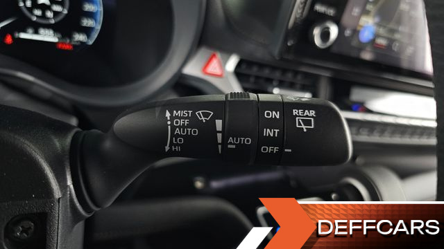 Toyota SIENNA 2.5 Hybrid 2WD купить на сайте DeffCars